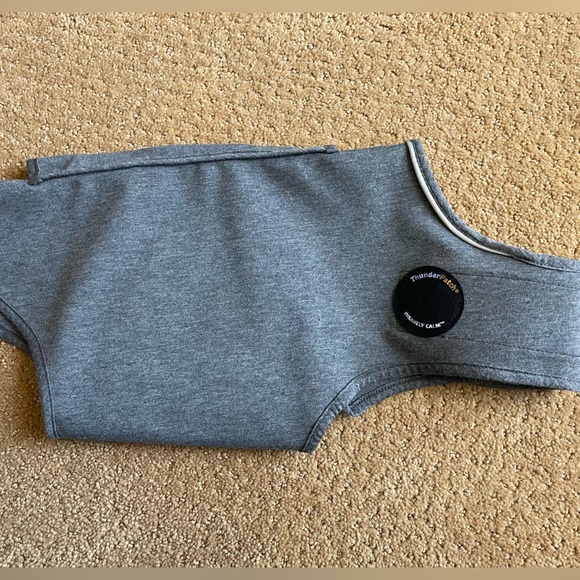 Thunderworks Anxiety Solution dog shirt.Heather grey. New.Clean Velcro. Size M. - Picture 2 of 3